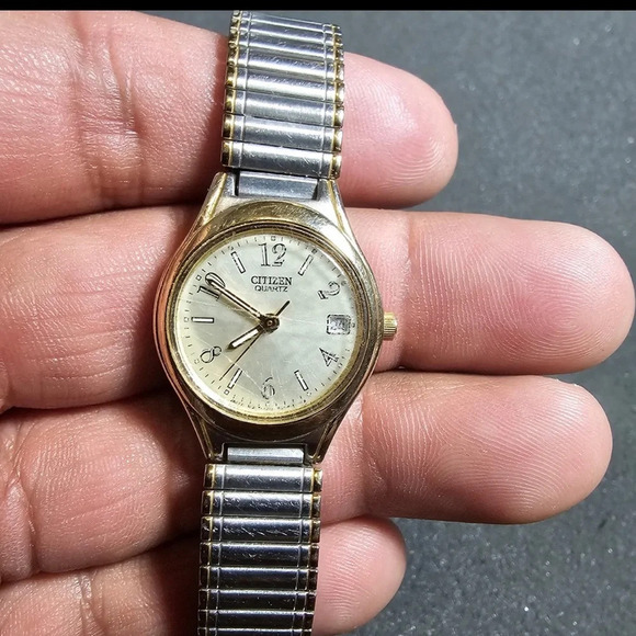 Citizen Ladies Quartz Cocktail Watch Silver Gold Tone 1012-R000887 Working - Picture 1 of 10